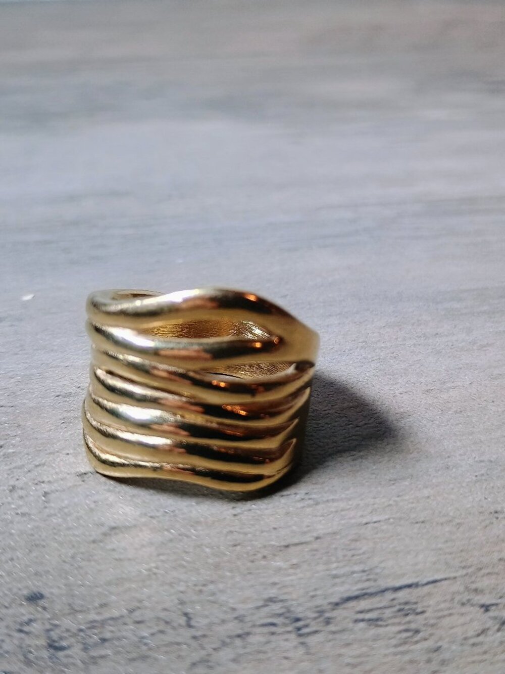 UNO DE 50 GOLD STATEMENT TORNADO RING SIZE 8 - SHIPS FREE!